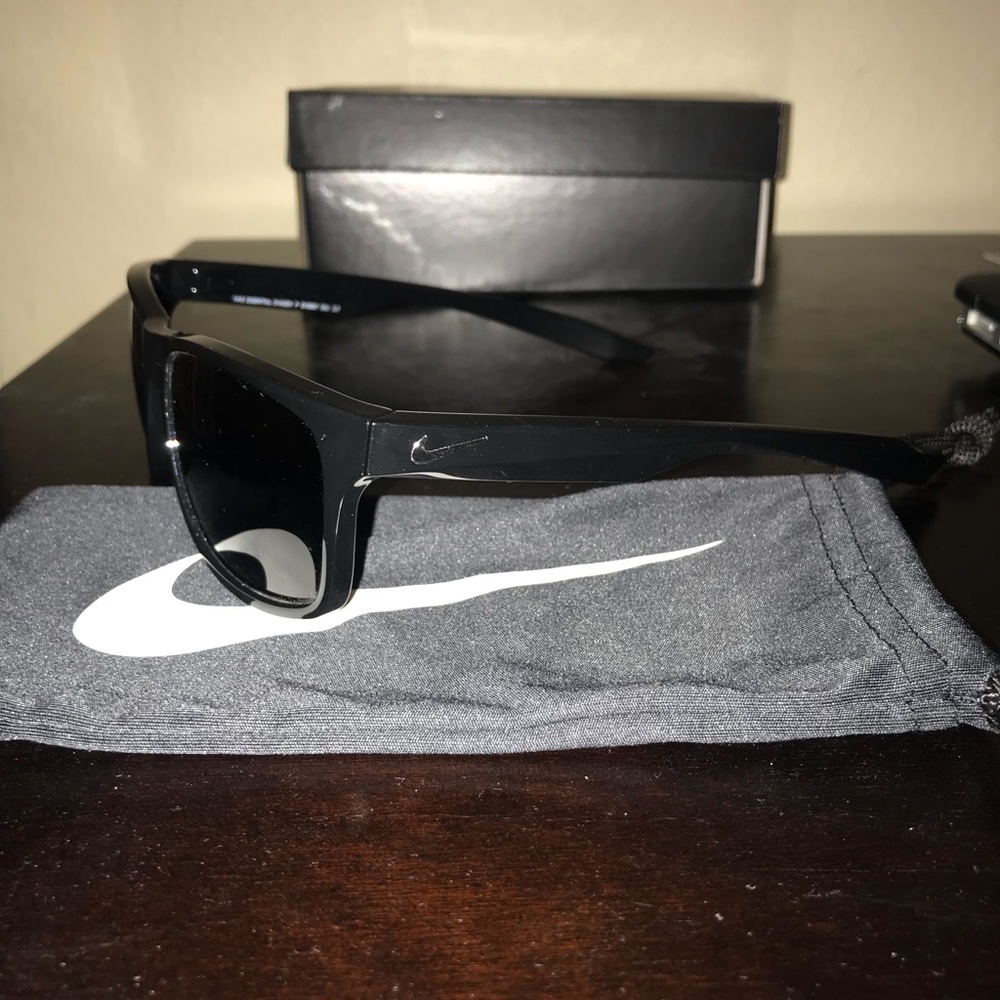 Nike Essentials Chaser Polarized Sunglasses